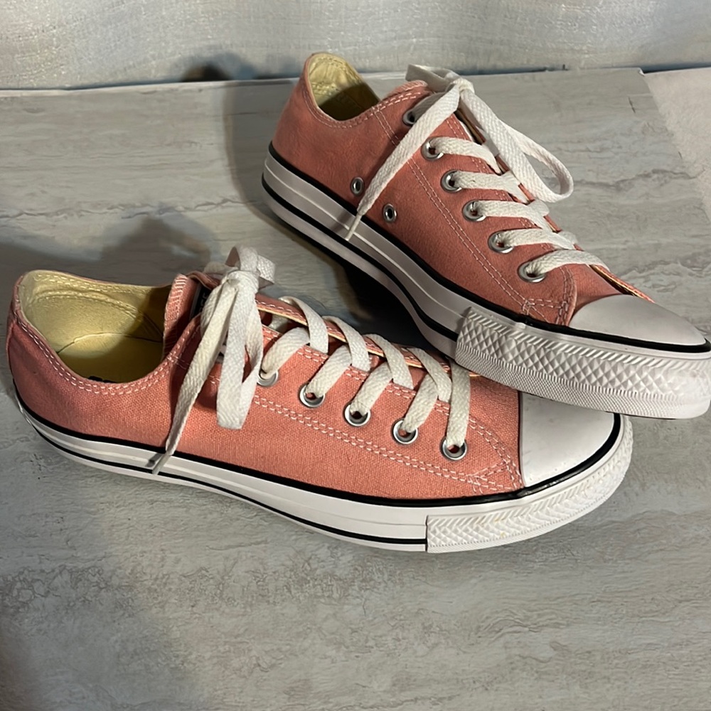 Pink converse shoes